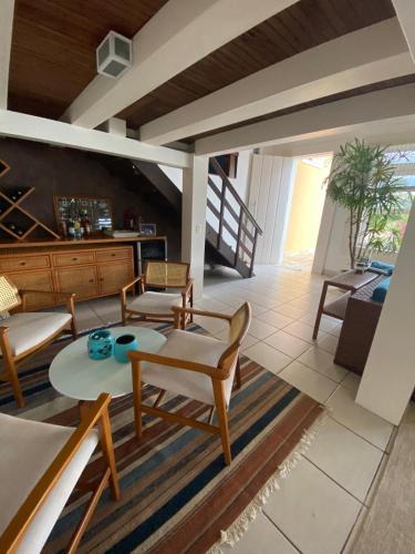 Caieira House | Vista dos sonhos na beira do mar de Angra com pier