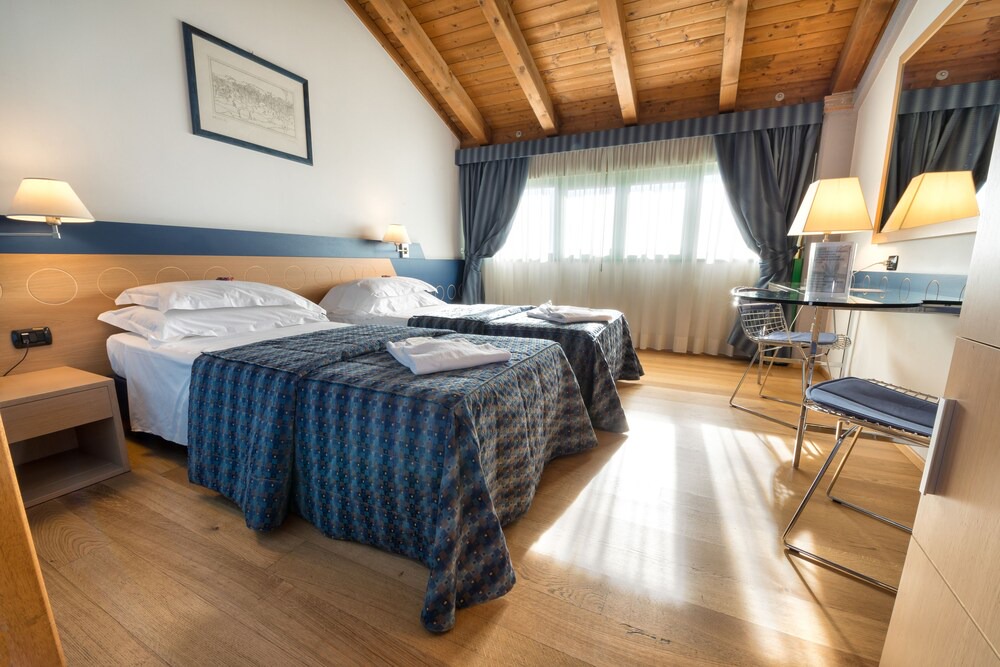 Dossobuono Hotel | West Point Airport Hotel