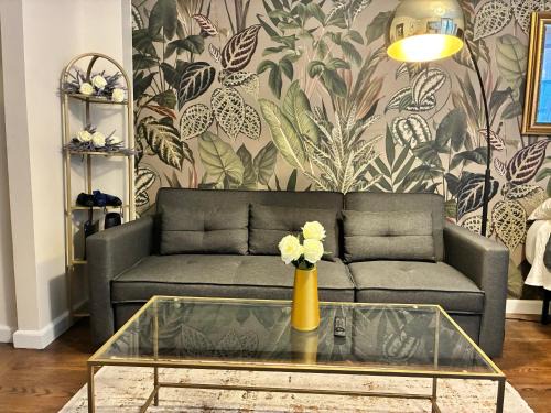 West Village Apartment | West Village Lush Green