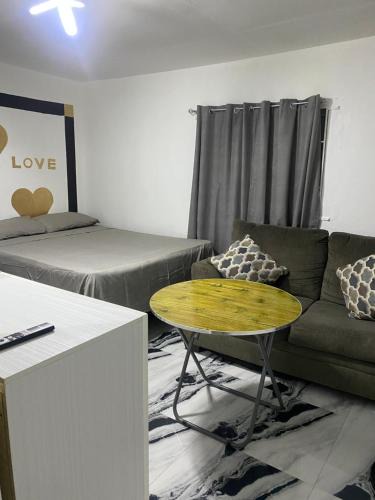 Spanish Town House | White Room Sparks