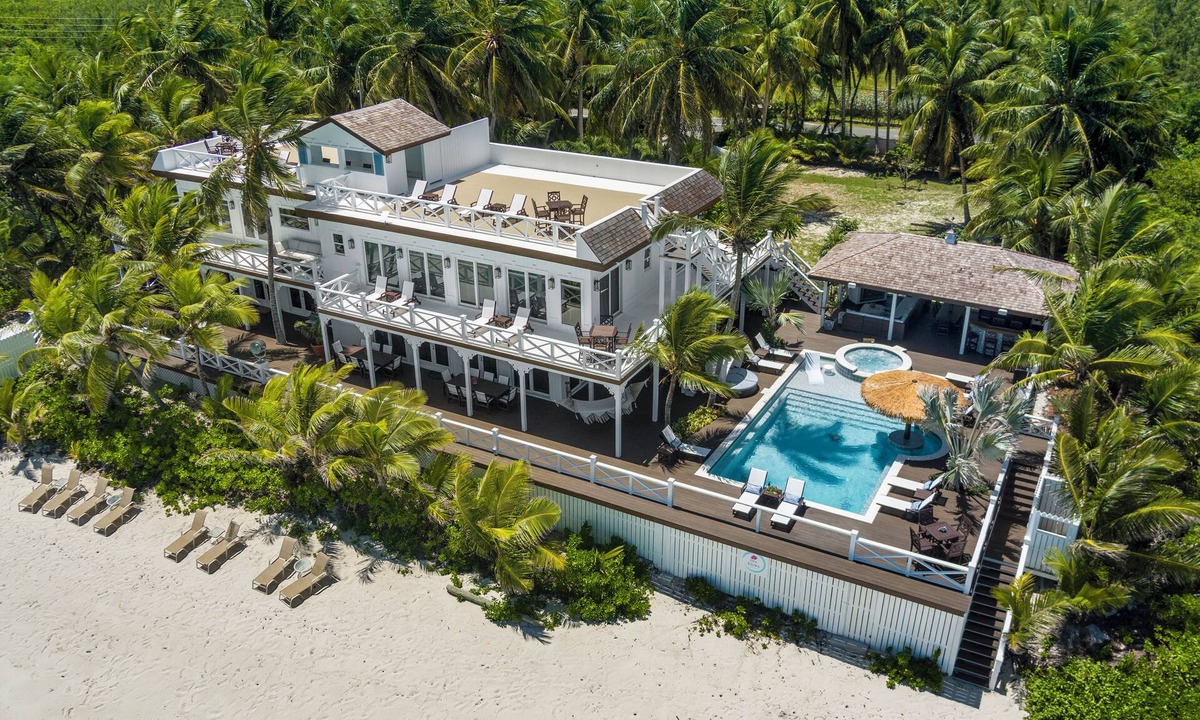 Tar Bay Villa | Zen Exuma: Stunning Beachfront Villa w/NEW Rooftop Lounge, Spa, Cabana & Pool!