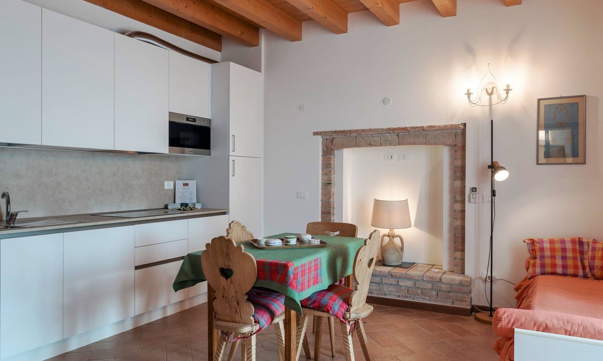 Pralboino Apartment | Zweizimmerwohnung mit zwei Einzelbetten und Schlafsofa by Interhome