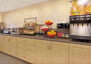 2-Star Hotel ∙ Ramada by Wyndham Staten Island