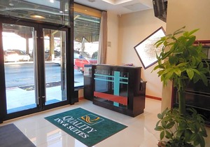 2-Star Hotel ∙ Quality Inn near Sunset Park