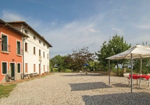 4 bedroom accommodation in Isola Vicentina VI