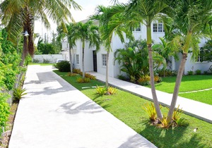 5-Minute Walk to Saunders Beach, restaurants, attractions and public transport