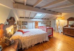 Amazing home in Torri del Benaco with 5 Bedrooms and WiFi