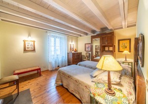 Amazing home in Torri del Benaco with 5 Bedrooms and WiFi