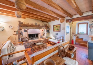 Amazing home in Torri del Benaco with 5 Bedrooms and WiFi