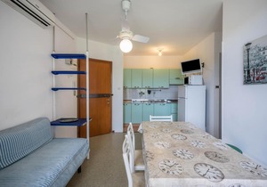 Apartment "Condominio Villa Silente Vista Mare" Near the Beach with Terrace