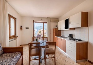 Apartment 'Monolocale La Perla 1' with Lake View, Garden & Wi-Fi