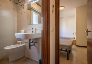 Apartment 'Villa Luca Trilocale 1' with Pool and air conditioning