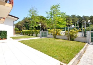 Apartment Villaggio Delfino-2 by Interhome