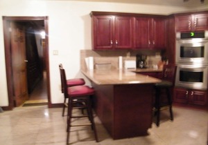 BEAUTIFUL GARDEN LEVEL SPACIOUS STUDIO APARTMENT