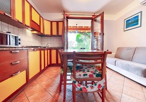 Borgo Stella Marina tree-room row villa with Wi-Fi and pool