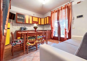 Borgo Stella Marina tree-room row villa with Wi-Fi and pool
