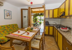 Borgo Stella Marina tree-room row villa with Wi-Fi and pool