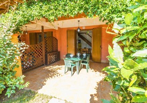 Borgo Stella Marina tree-room row villa with Wi-Fi and pool