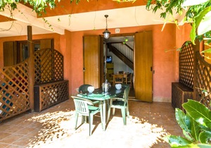 Borgo Stella Marina tree-room row villa with Wi-Fi and pool