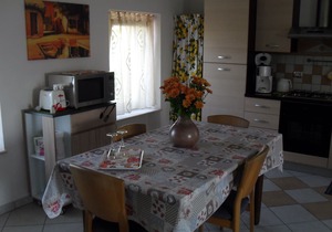 Casa Silvia Charming furnished apartment for 4 pers. Torri del Benaco/Albisano.