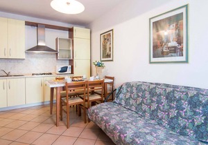 Charming Holiday Home in Rosolina with Communal Pool