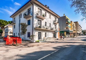 Fiorita: Brand new and modern furnished and very close to downtown and the beach