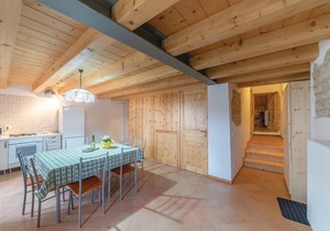 Gorgeous home in Fosse di S.Anna di A.