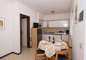 Holiday apartment with terrace and beautiful lake view