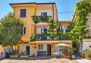 Holiday apartment Lazise for 1 - 4 persons with 2 bedrooms - Holiday apartment in one or multi-famil