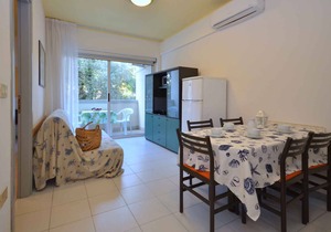 Holiday apartment mit Klimaanlage und Balkon
