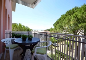 Holiday apartment with balcony and air conditioning