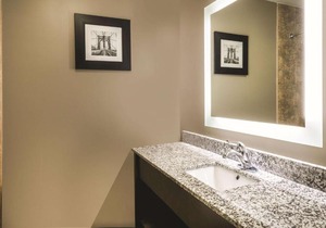 La Quinta by Wyndham Brooklyn Central