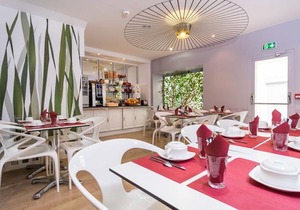 Le 55 Montparnasse Hotel