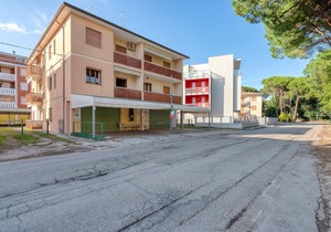 Lovely apartment in Rosolina Mare (RO)