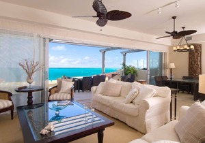 Oceanfront Penthouse Suite with Luxury Amenities!