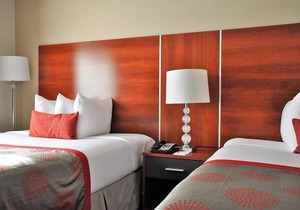 Ramada by Wyndham Staten Island Hotel
