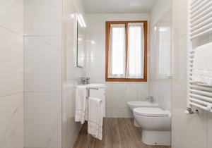 Room 5 - Grifoni Boutique Hotel