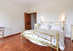 This vacation apartment on two floors is located in a wing of a country house from the 19th century,