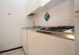 Three room flat on 1st floor m 250 far from the beach