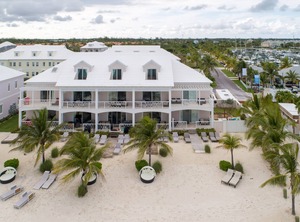 White Sand Turquoise Water | Palm Cay