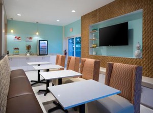 Holiday Inn Express Suites Nassau Ihg Hotel | Downtown Nassau