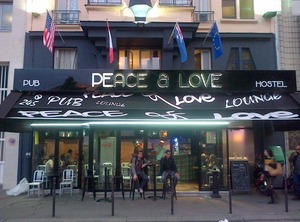 Peace Love Hostel | Hopital Saint-Louis