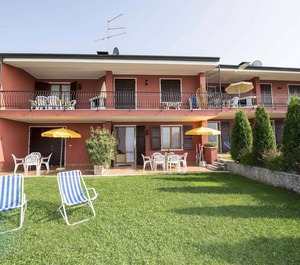 Holiday Terrace 