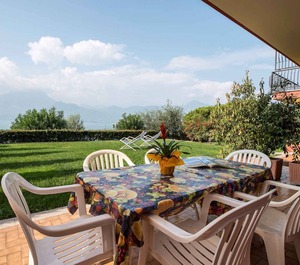 Holiday Terrace 