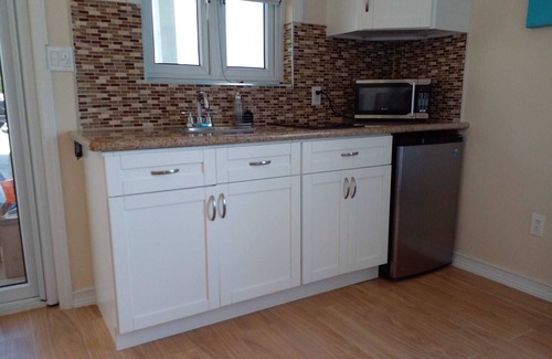 Rolleville Cottage | 1-2 MINUTES AWAY FROM THE BEACH