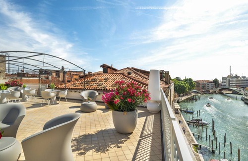 Santa Croce Apartment | 100 m² Apartment ∙ 2 bedrooms ∙ 6 guests