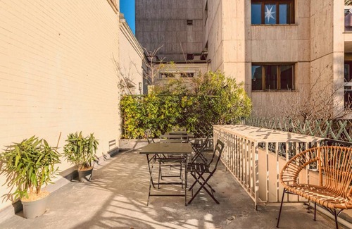 20th Arrondissement Resort | 107 m² Private room ∙ 1 bedroom ∙ 1 guest