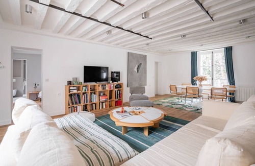 Saint-Germain-des-Pres Apartment | 150 m² Apartment ∙ 3 bedrooms ∙ 6 guests