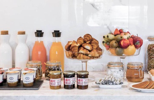 Rueil-Malmaison Hotel | 18 m² Hotel ∙ 10 guests
