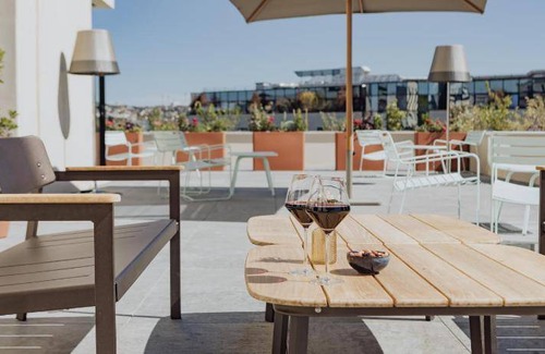 Rueil-Malmaison Hotel | 18 m² Hotel ∙ 10 guests